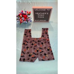 NWOT HALLOWEEN LEGGINGS SZ - XL